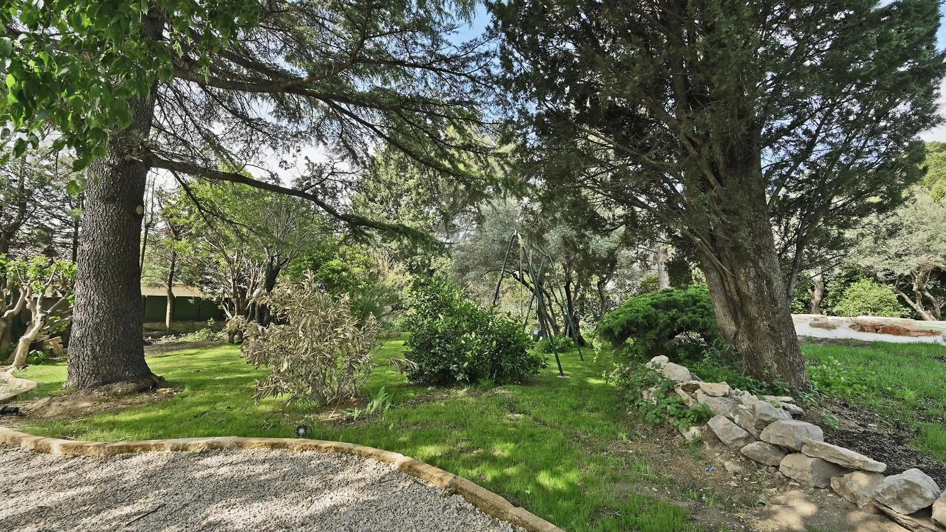 Villa Avec Piscine - 5 Min D'Avignon Les Angles  Frankreich